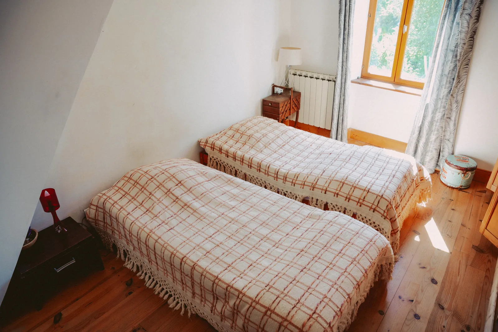 Chambre 2 lits, ambiance douce